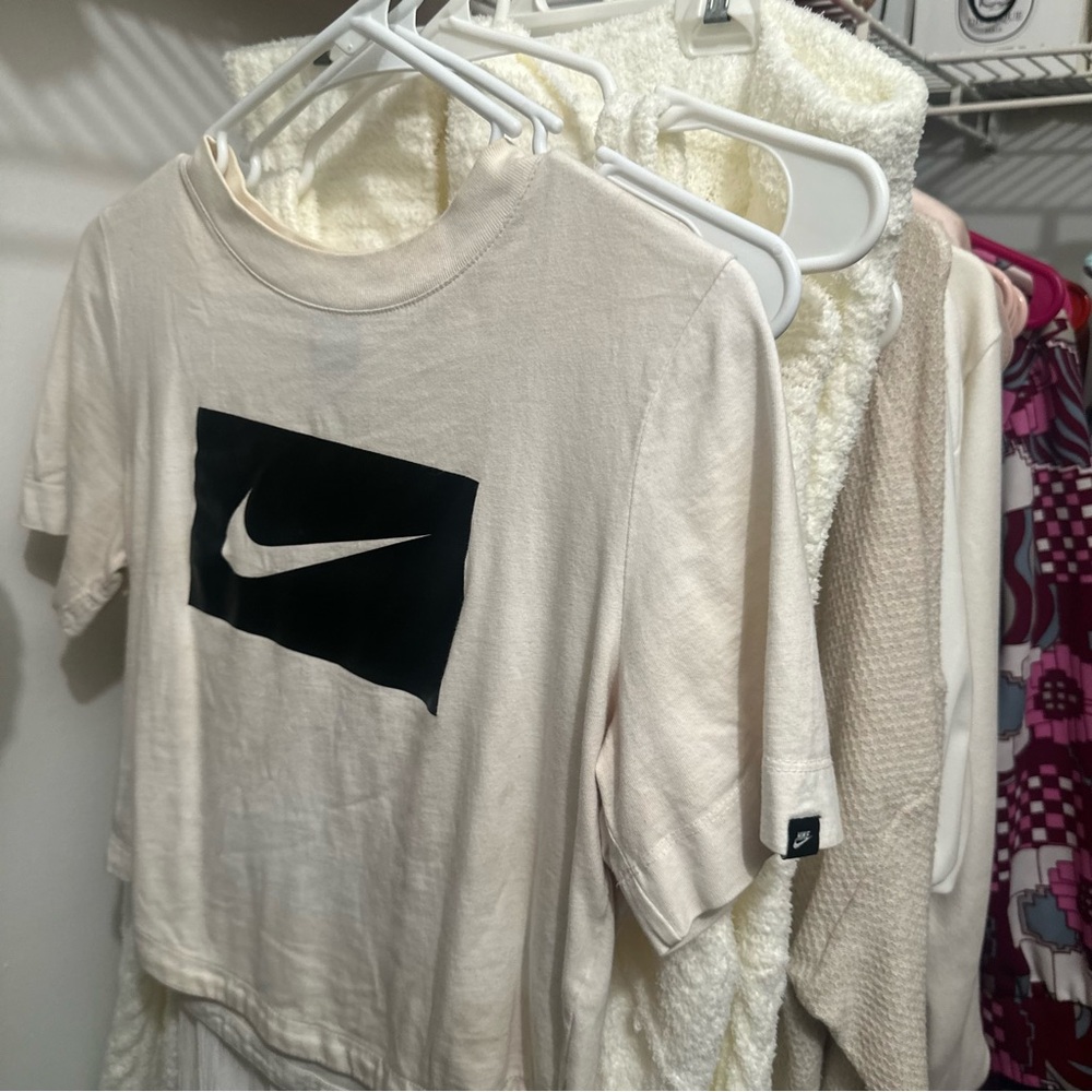 Nike Women's Crop Top White and Black Size S (extremely faded discolored as pict